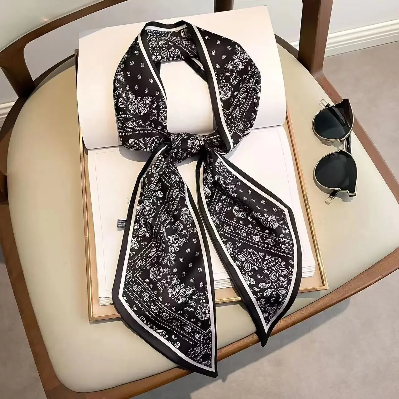 Écharpe fine imprimée à carrea - Luxury Bags Quality avis et prix