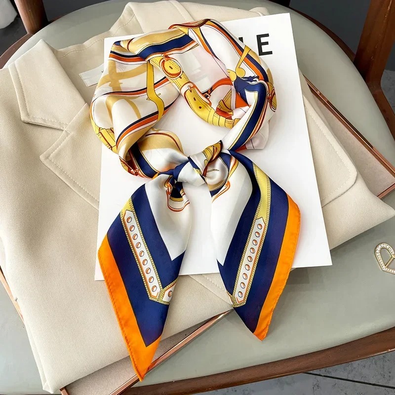 Foulard carré en soie de luxe  - Luxury Bags Quality avis et prix