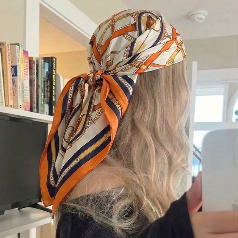 Foulard carré en soie de luxe  - Luxury Bags Quality avis et prix