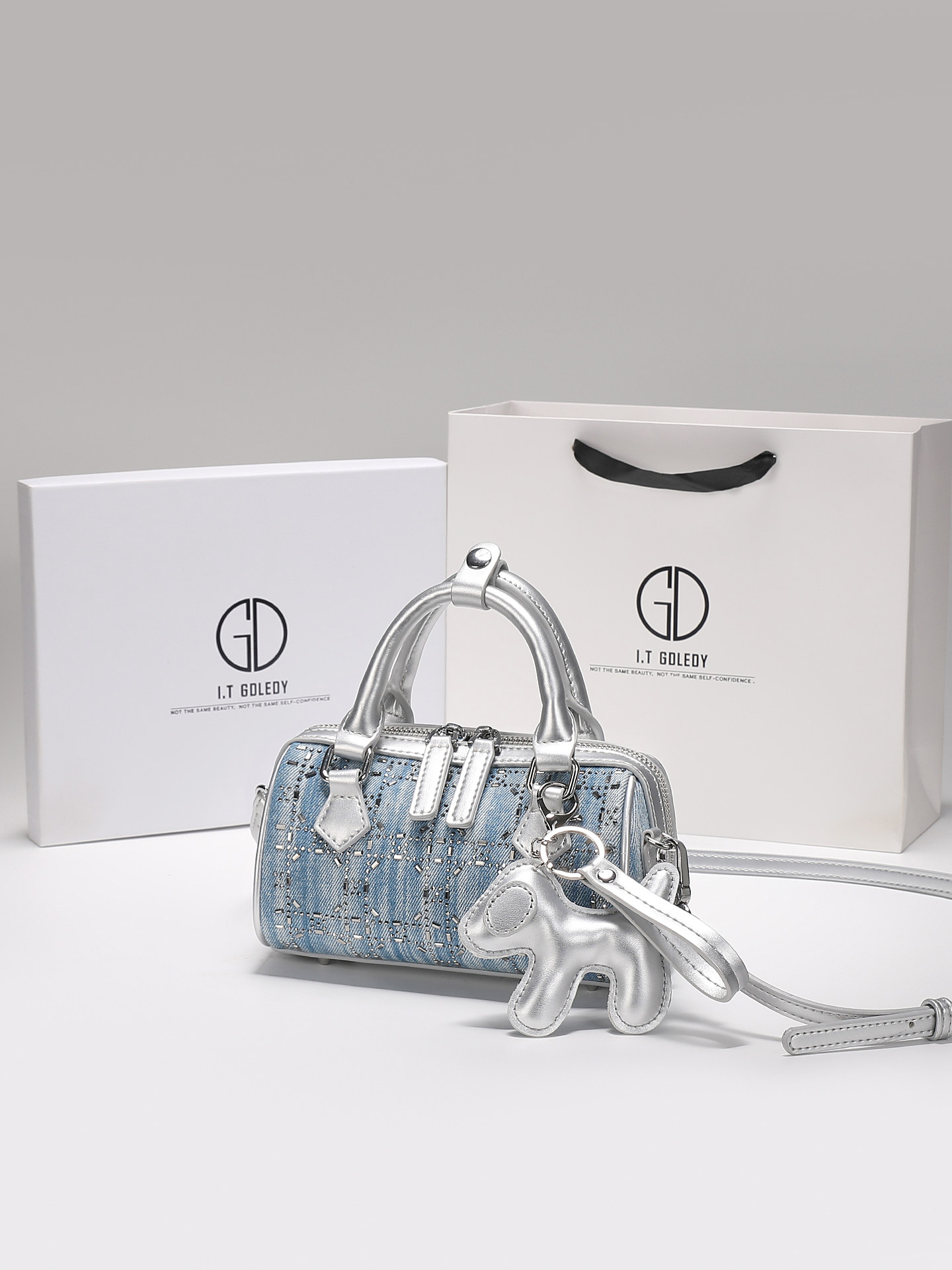 Sac Boston de luxe et vintage  - Luxury Bags Denim avis et prix