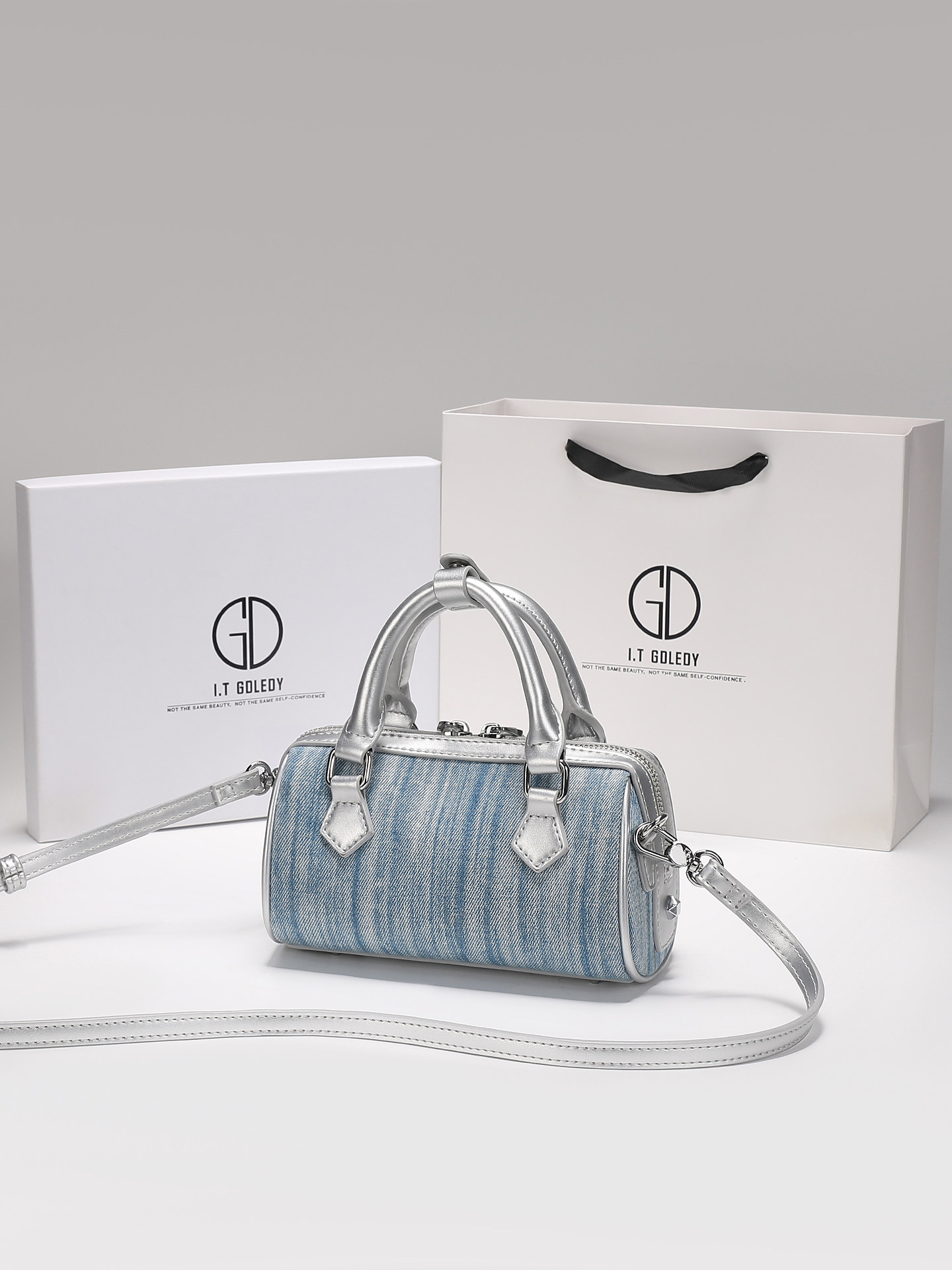 Sac Boston de luxe et vintage  - Luxury Bags Denim avis et prix
